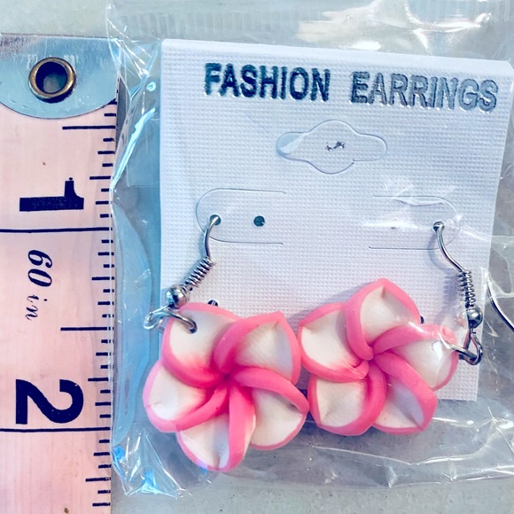 Pink earrings Plumeria earrings.🌸 - Picture 4 of 5